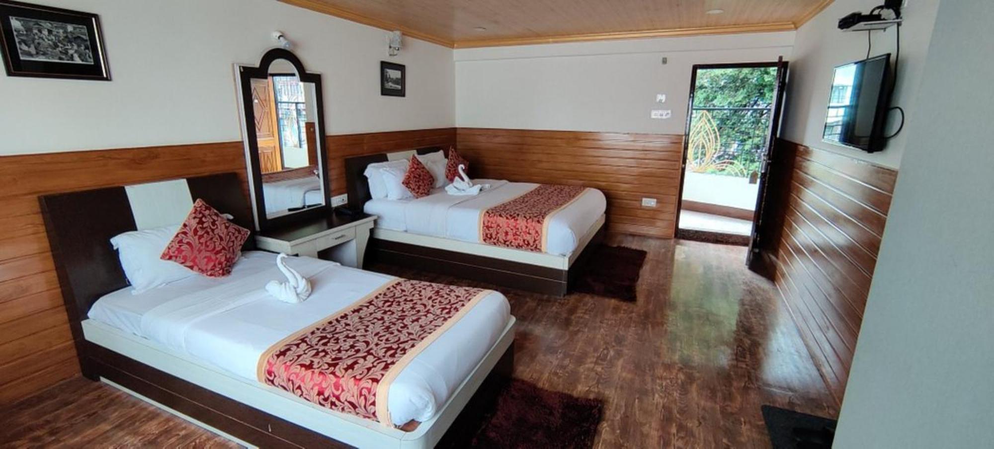 Hotel Kasturi Palace Darjeeling - Excellent Service Recommended ภายนอก รูปภาพ