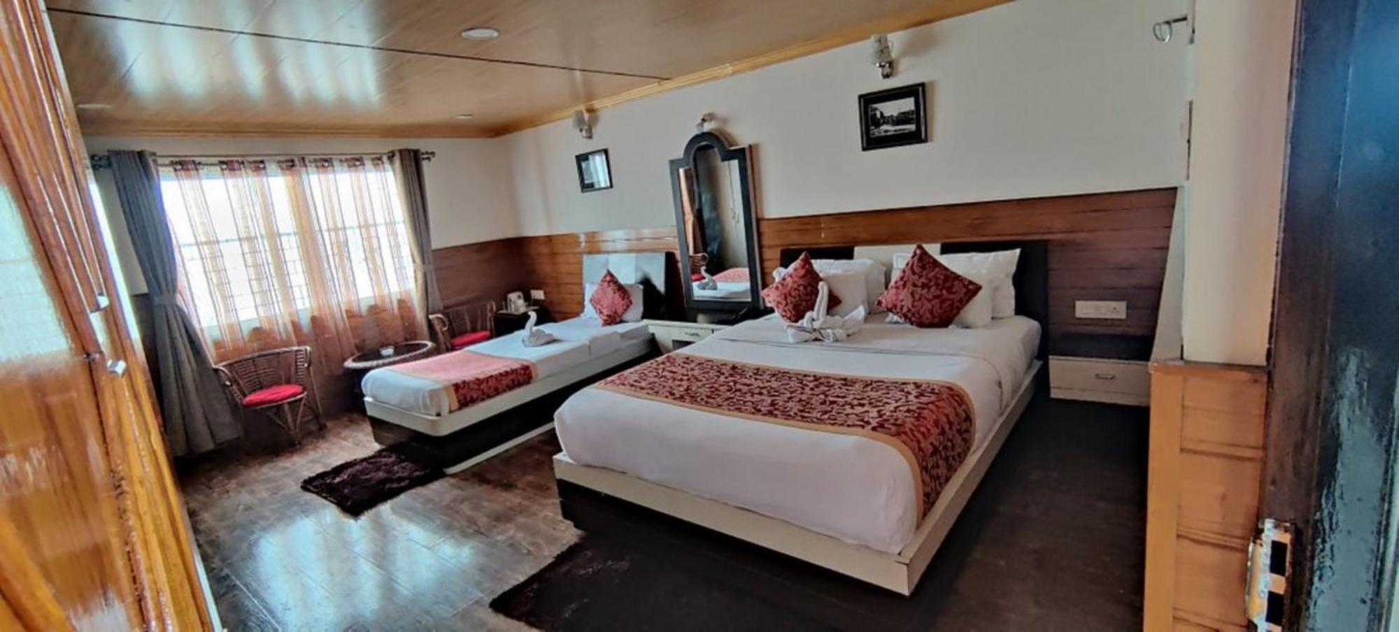 Hotel Kasturi Palace Darjeeling - Excellent Service Recommended ภายนอก รูปภาพ