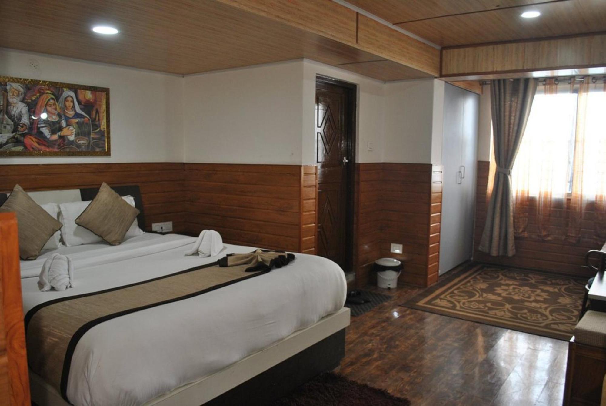 Hotel Kasturi Palace Darjeeling - Excellent Service Recommended ภายนอก รูปภาพ