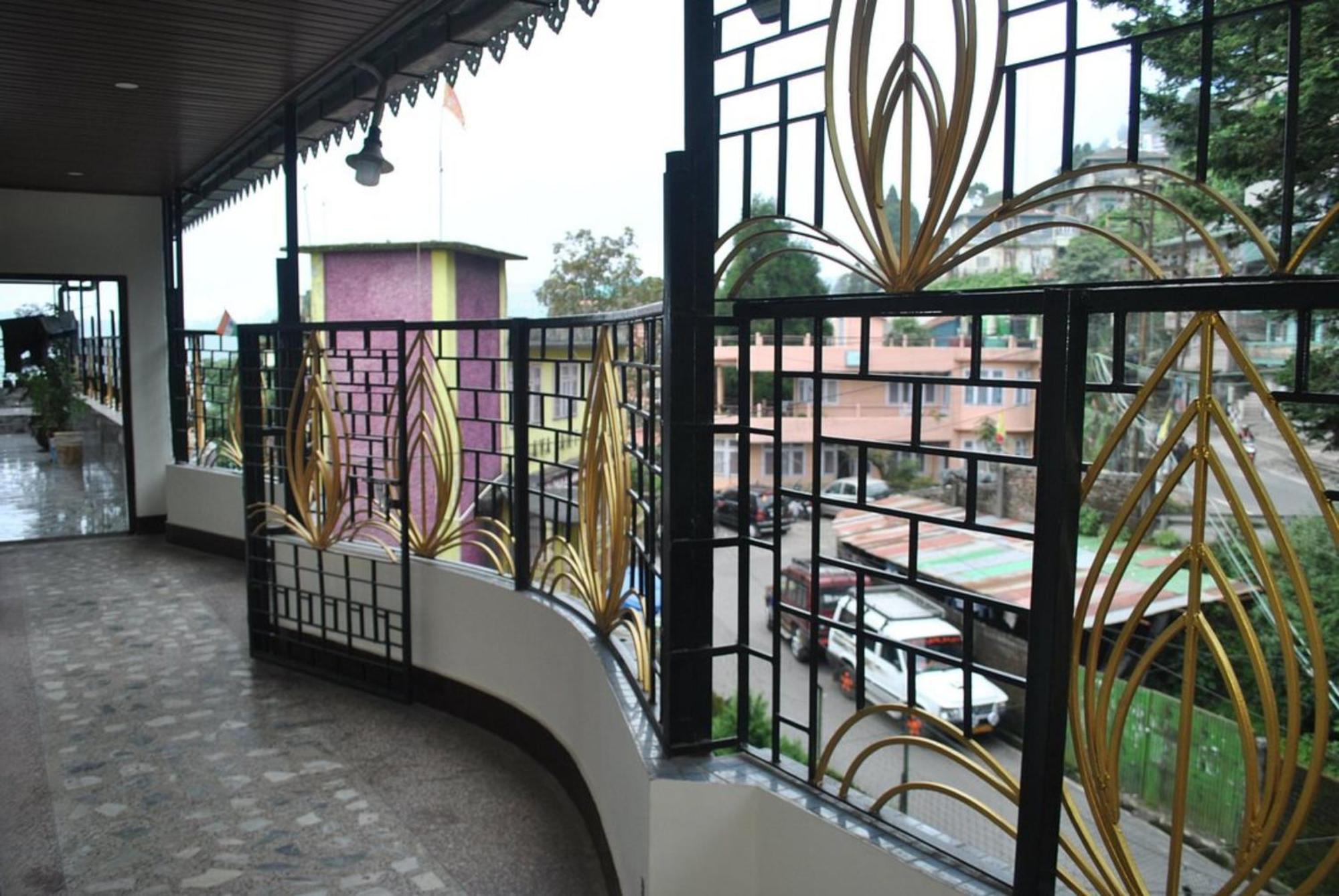 Hotel Kasturi Palace Darjeeling - Excellent Service Recommended ภายนอก รูปภาพ