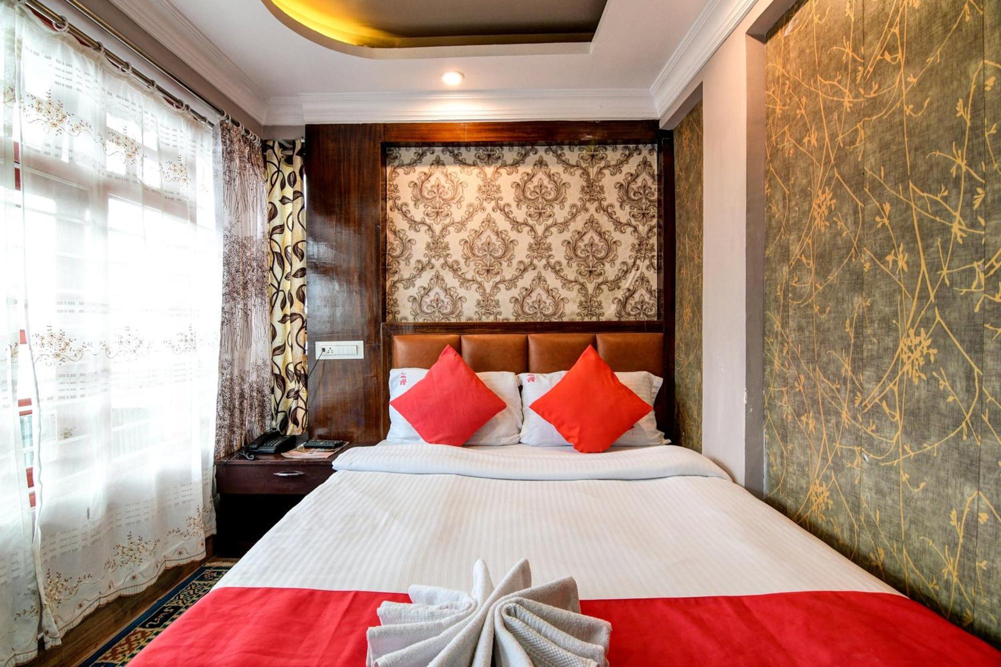 Hotel Kasturi Palace Darjeeling - Excellent Service Recommended ภายนอก รูปภาพ